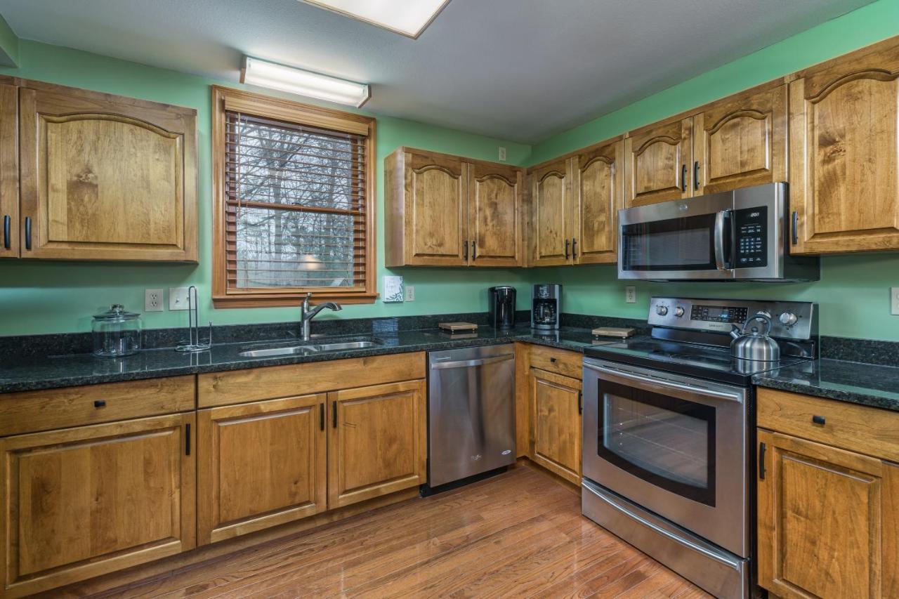 سيفيرفيل North Ridge Place Brand New Log Cabin With Hot Tub Great Location المظهر الخارجي الصورة