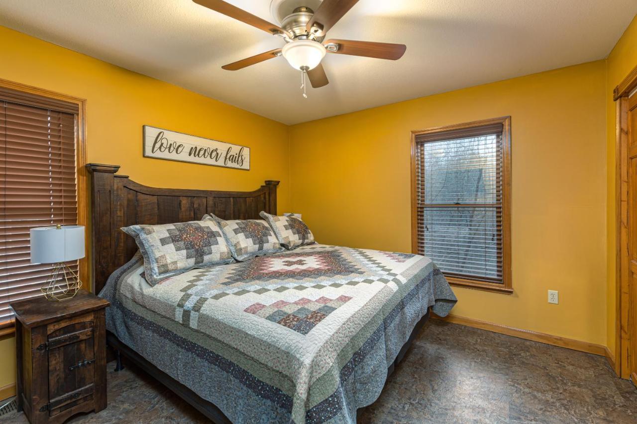 سيفيرفيل North Ridge Place Brand New Log Cabin With Hot Tub Great Location المظهر الخارجي الصورة