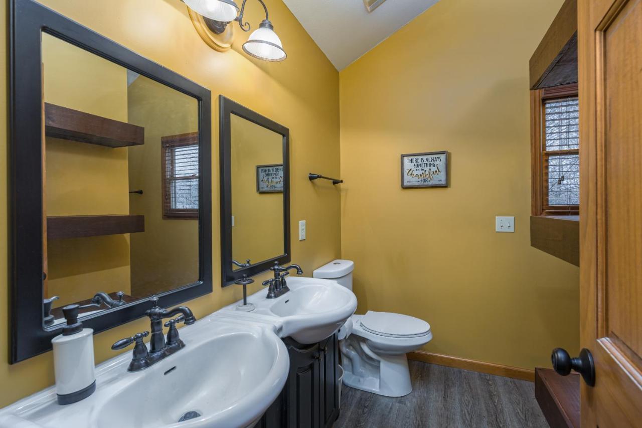سيفيرفيل North Ridge Place Brand New Log Cabin With Hot Tub Great Location المظهر الخارجي الصورة